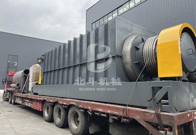 竹屑草莓视频网站下载装车发货忙不停,及时交付福建客户