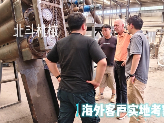 美国采购商考察草莓视频网站下载实拍纪录